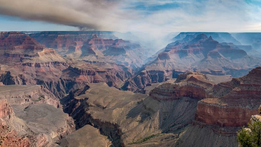 Fires at American Grand Canyon became twenty times larger in 24 hours
