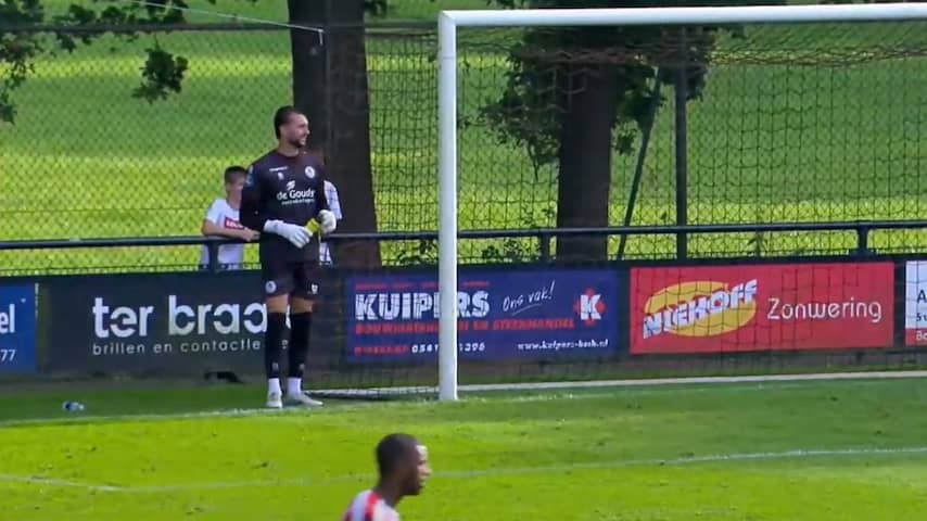 Goalkeeper Drommel Blundert twice with his unofficial debut for Sparta