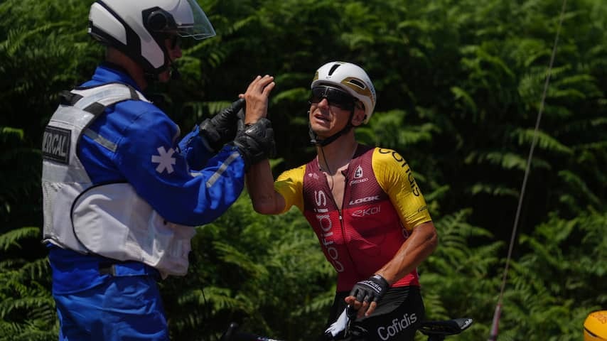 Coquard thinks of finger breach after awkward action in Tour: 'Wilde bag'