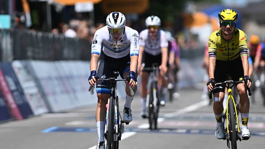 Wiebes beats Vos and books again in Giro, Van der Breggen does good business