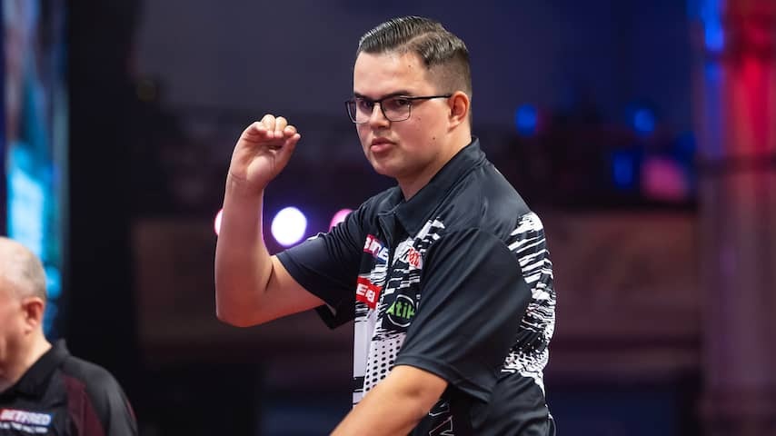 Van Veen beats title holder Humphries on World Matchplay, also surprised Nijman