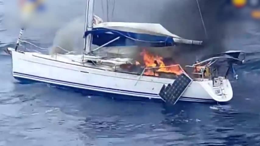 Customs caught Dutchman sets Boot full of cocaine on fire at Tenerife
