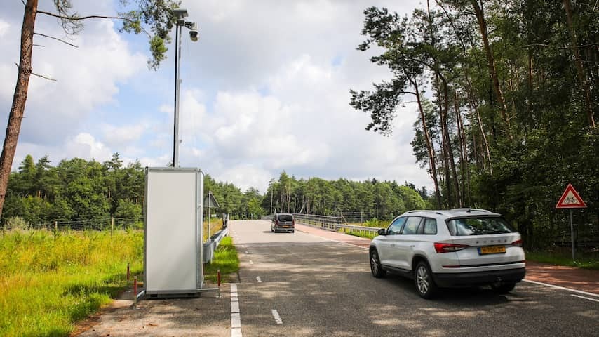 Cameras at highways around Apeldoorn due to incidents with concrete blocks