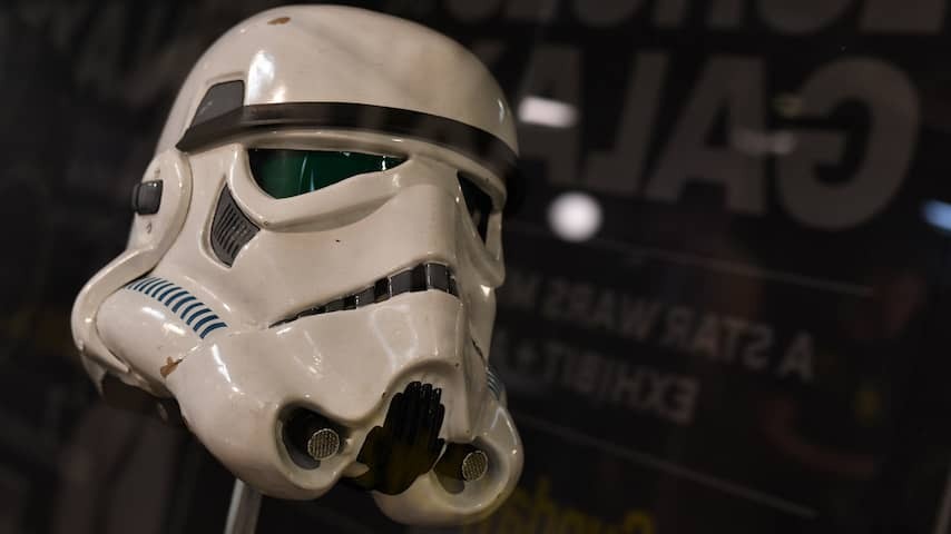 Stormtroper-Helm from first Star Wars film auctioned for more than 265,000 dollars