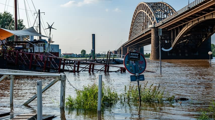 According to Advisory Board, politics 'too short -sighted' looks at climate