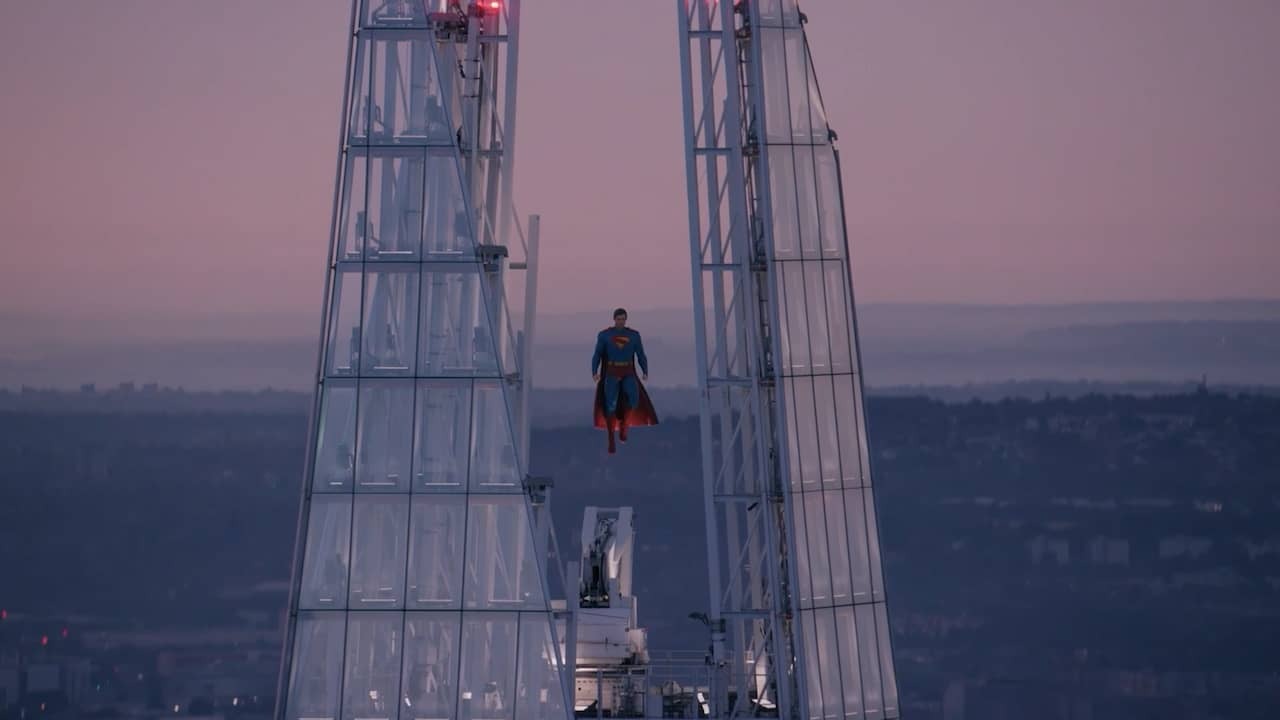 Image from Video: Superman hangs at more than 300 meters in London