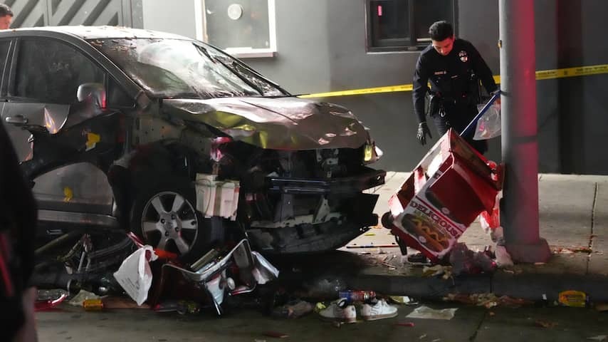 Seven people in critical condition because vehicle drives on a crowd in Los Angeles