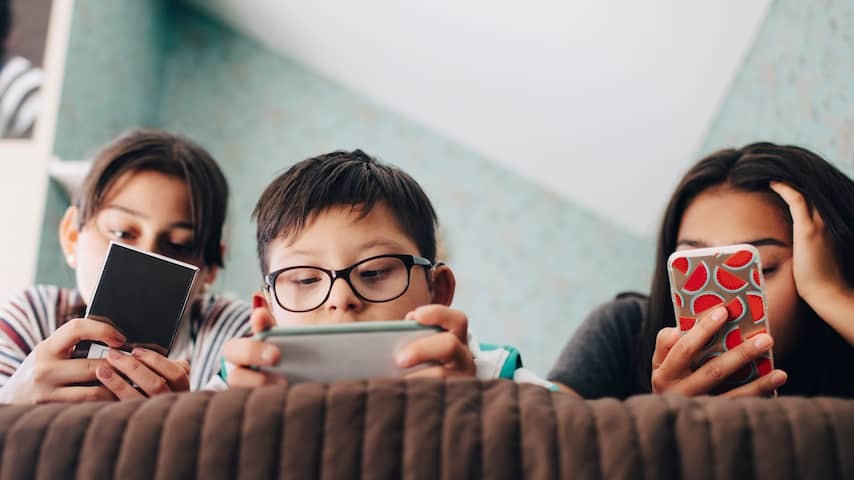 Return the consequences of too much screen time: is that possible?