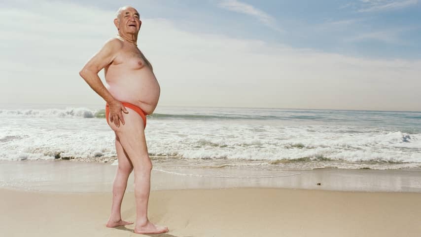 Swimming in a tight speedo: more hygienic than long swimsuit?