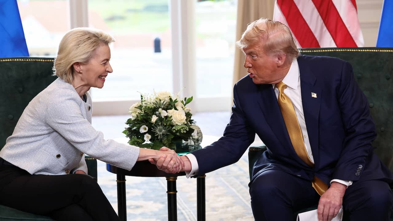 Image from video: Trump and Von der Leyen congratulate each other: 'We have a deal'