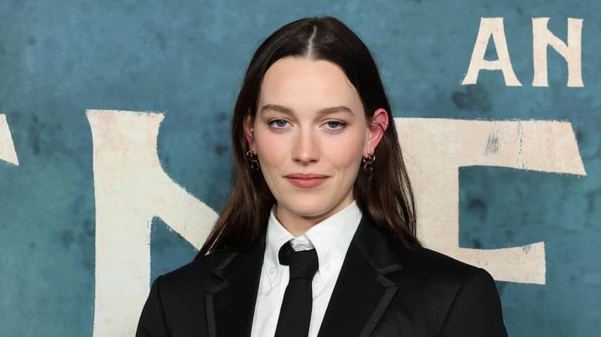 You-actress Victoria Pedretti engaged: "No secret that I am madly in love"