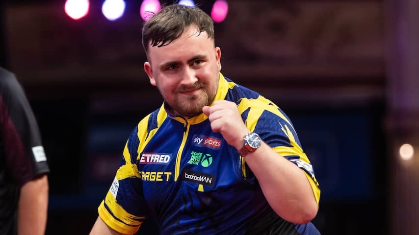 Littler throws nine -darter and is in the World Matchplay final after spectacle piece