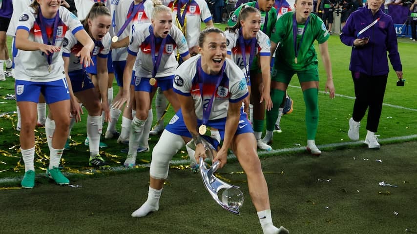 European Championship winner Lucy Bronze played the entire tournament with a broken tibia