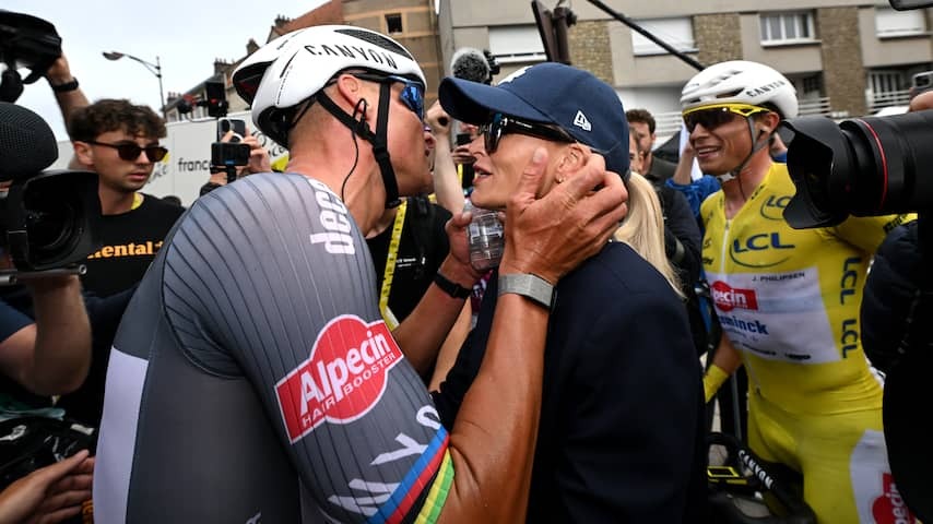 Van der Poel thanks team for yellow sweater: 'Didn't really have a super day "