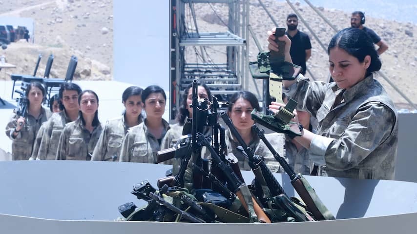 PKK fighters start to return weapons after lifting organization