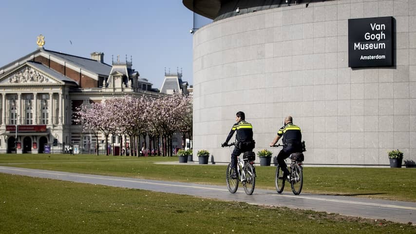 Man with Feyenoord shirt seriously abused on Museumplein in Amsterdam
