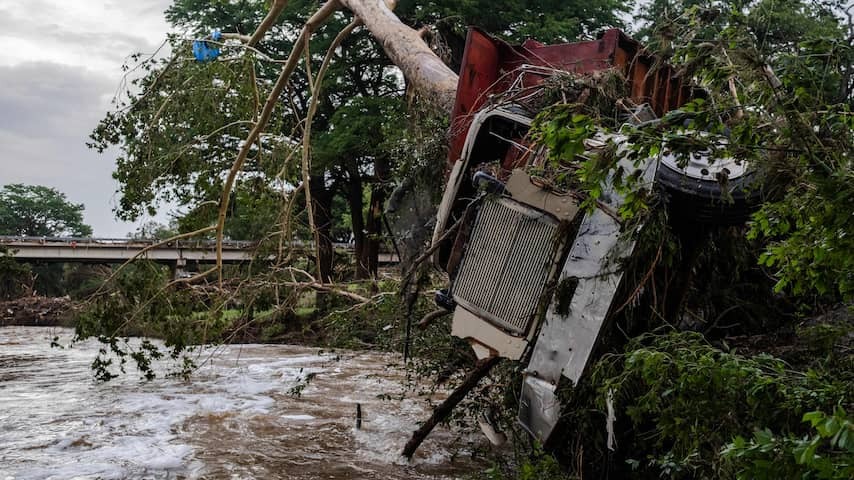 Residents Texas about devastating floods: 'Nobody survives this'