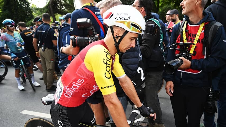 Coquard receives a yellow card for role at Val Philipsen in Tour, also van Poppel punished