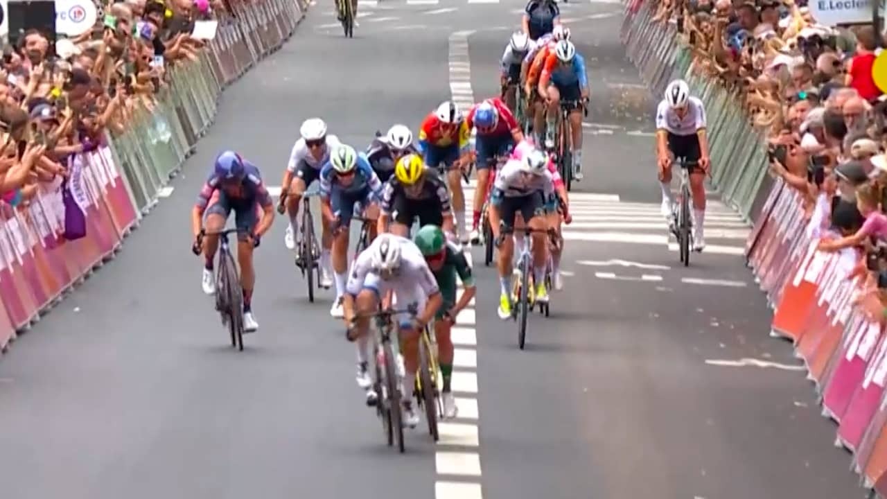Image from Video: Watch How Wiebes Wins Dominant Mass Sprint in Tour