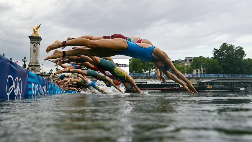 Swimming in Seine after prohibition of century allowed again for the public