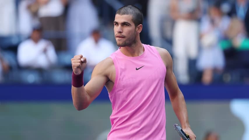 Alcaraz gives away tennis show and reaches convincing quarterfinals US open