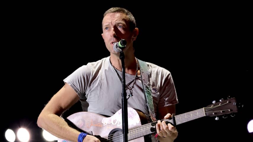 Coldplay continues with Kiss Cam after visiting adulterous CEO