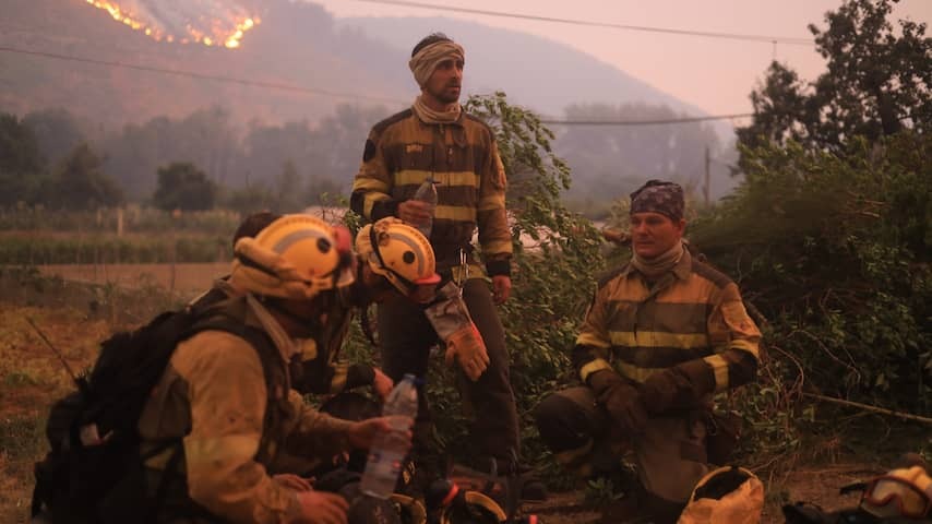 Spain gets natural fires under control, Portuguese firefighter killed