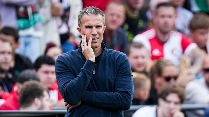 Feyenoord-Coach van Persie Looft Kraaijeveld and stands for a puzzle against 'Fener'