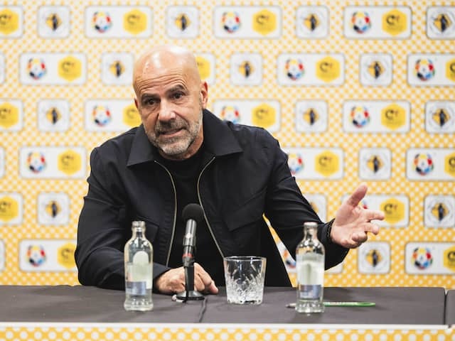 For example, PSV coach Peter Bosz looked ahead ...