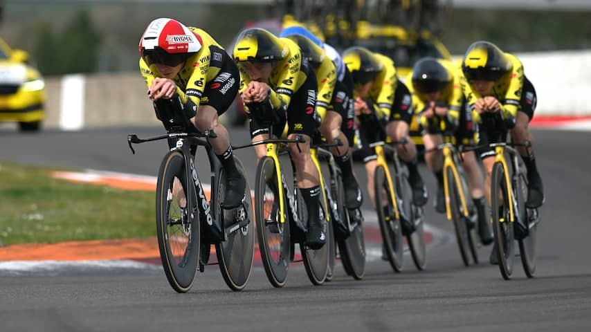 Vingegaard recovers leader's jersey in Vuelta, but loses some time on competitors