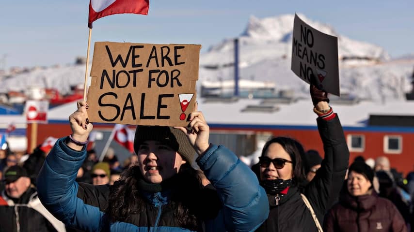 Denmark diplomates vs for alleged secret operation Greenland