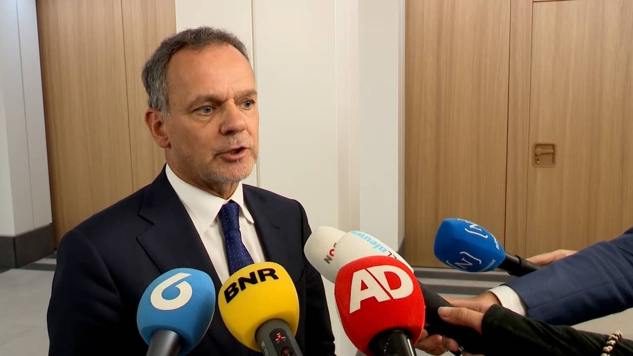 Image from Video: Foreign Minister Veldkamp Resigns: 'I'm going to write a letter of resignation'