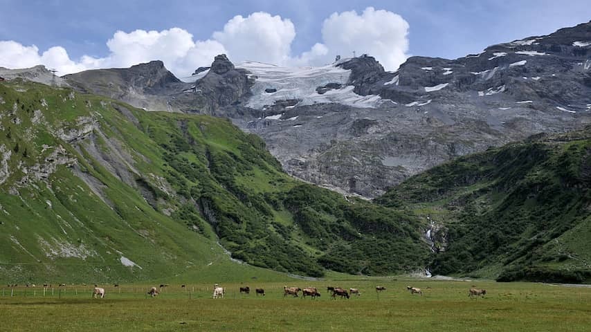 Dutch man (57) dies after falling in the slit of Swiss glacier