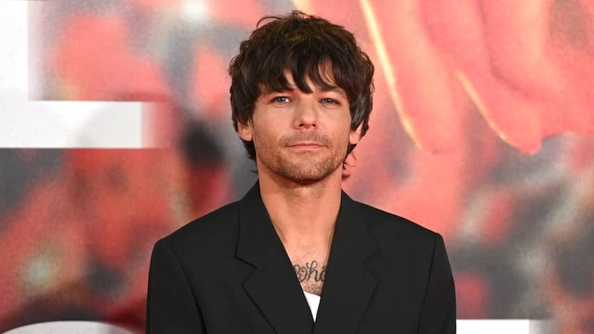 Louis Tomlinson confirms relationship with Zara McDermott: 'I love you'