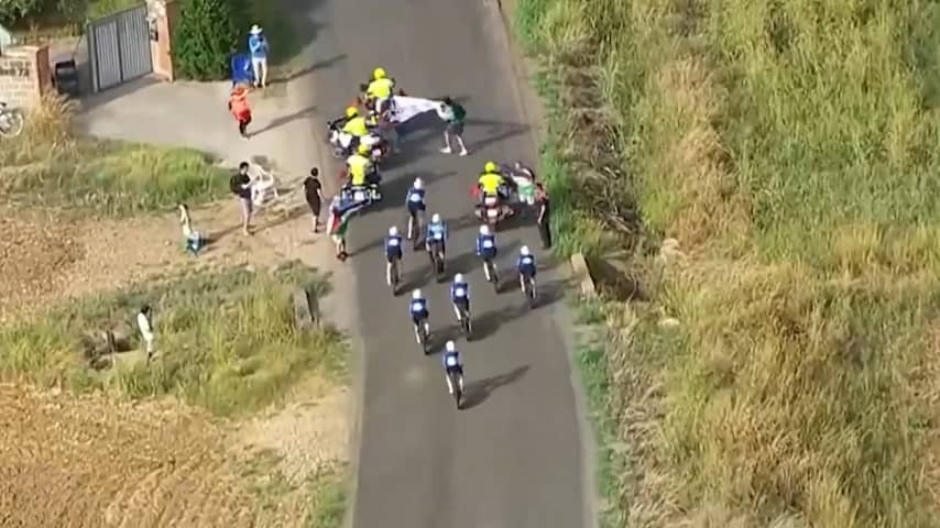 Palestine demonstrators hinder Israel Prime Minister Tech in Vuelta-PLIEM TIME trial