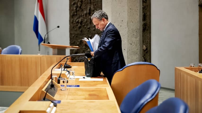 In heated Gazade debate, part opposition says trust in Veldkamp