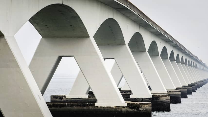 Province reports against man who was stuck for twelve hours in Zeelandbrug