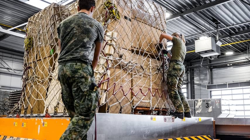 The Netherlands goes to drop sixteen pallets with food above Gaza daily