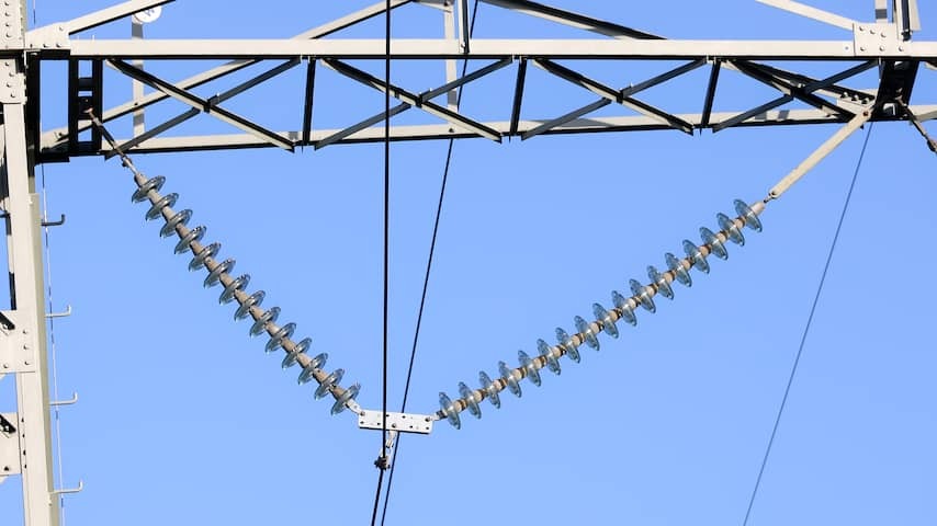 Recovery voltage mast Franeker delayed: Dijk cannot handle heavy transport