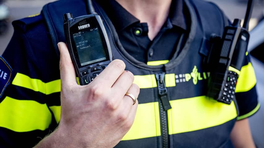 Police station Amsterdam evacuated after the person wants to hand in explosively