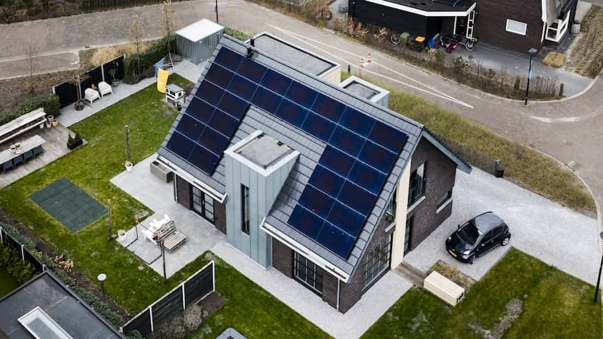 Solar panels more often to east and west focused on 'fear' for costs