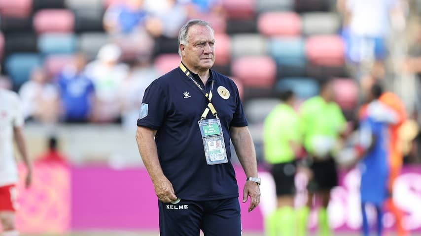 Dick Advocaat gets Bazoer 9 years after the last Orange Interior in Selection Curaçao