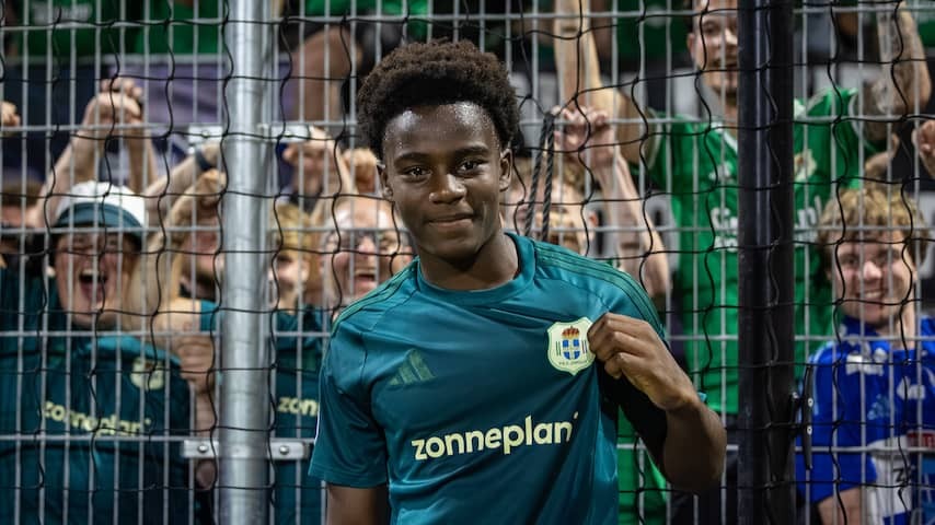 PEC Zwolle player Pereira da Gama (15) is the youngest Eredivisie debutant ever