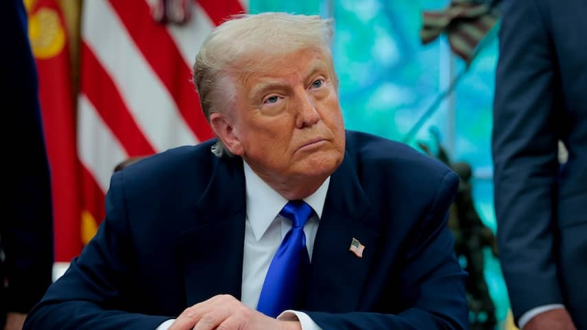 Trump calls conversation in Moscow 'productive', but continues sanctions against Russia