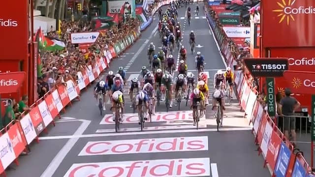 Philipsen takes second stage victory during mass sprint in Vuelta