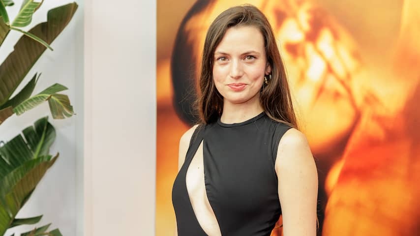 Actress Gaite Jansen releases debut novel at the beginning of October
