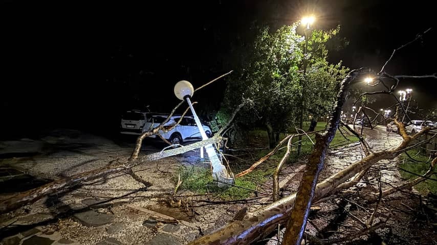 Damage due to bad weather in the Alpine region: hailstones as large as tennis balls