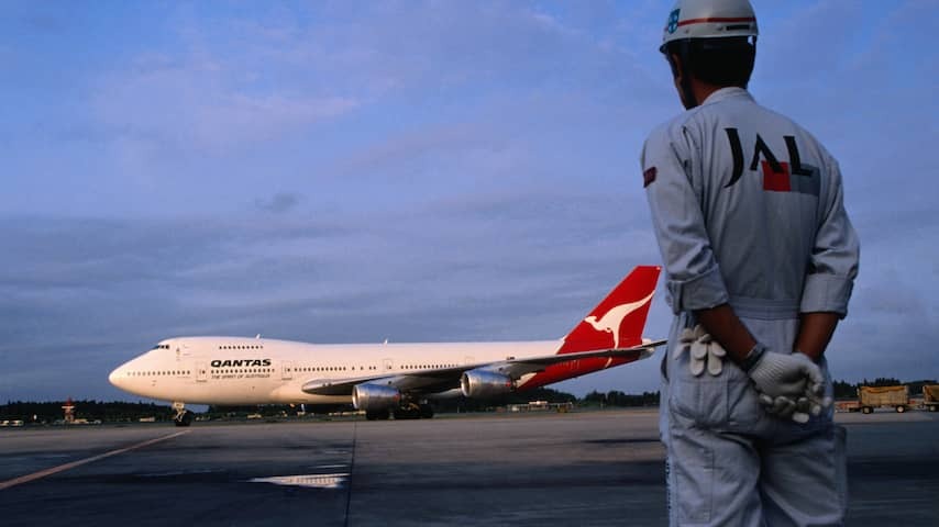 Record fine for Australian airline due to 1,800 fired