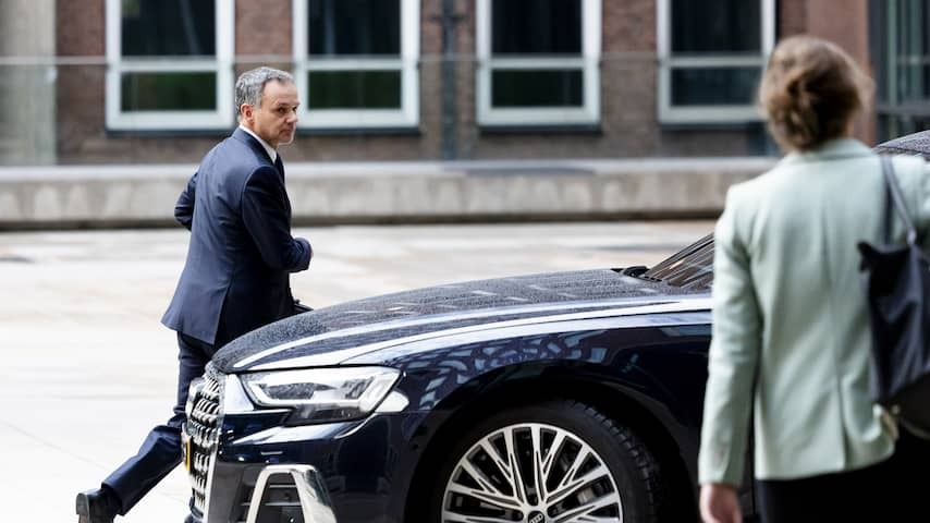 NSC ministers withdraw from cabinet after stepping off Minister Veldkamp