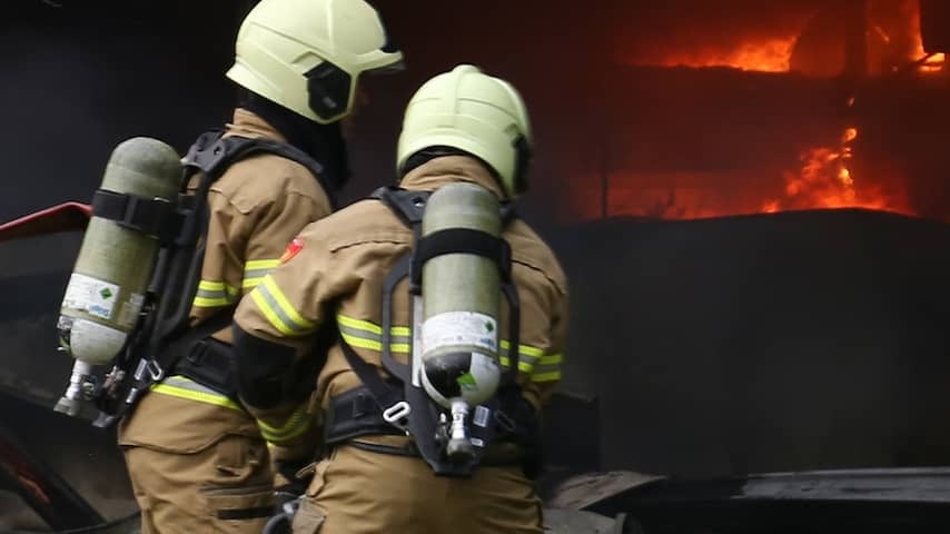 Lots of smoke at the fire near the center of Heerenveen, NL-Alert sent